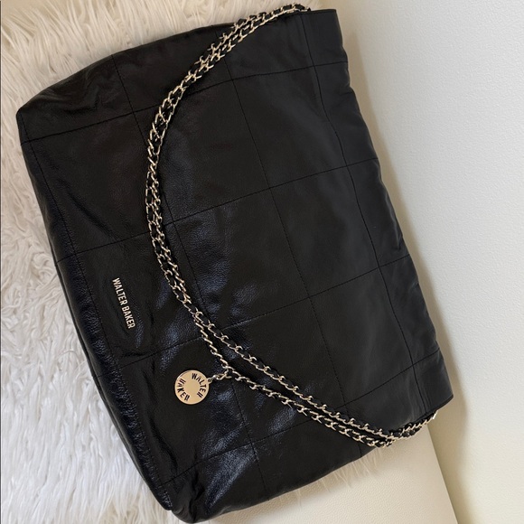 Walter Baker Black Genuine Leather Shoulder Bag with Gold Chain - Picture 9 of 9